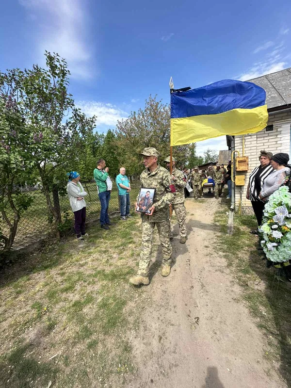 Загинув на Харківщині: на Волині попрощалися з воїном Андрієм Вересом (фото)
