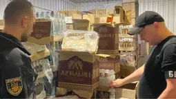 Фейковий алкоголь з логотипами брендів виробляли на Волині: триває розслідування (фото)