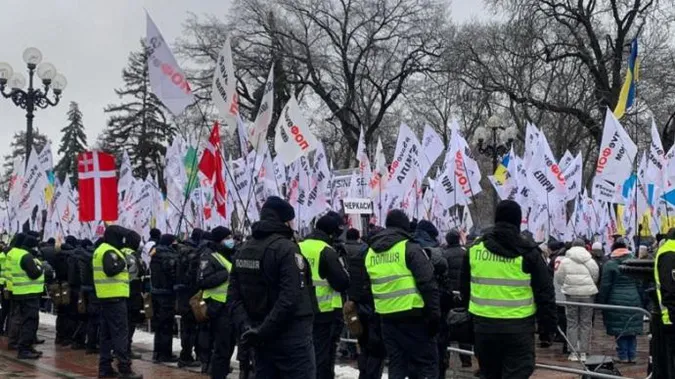 Під Верховною Радою підприємці вкотре зібралися на мітинг (фото)