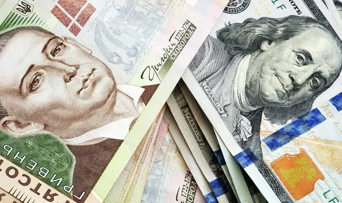 Орієнтир – 23,5: яким буде курс долара у грудні
