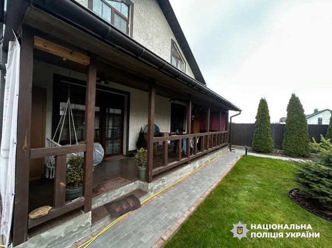 Вилучили гроші, авто, мотоцикли: керівників ТЦК по всій країні «трусила» поліція (фото)