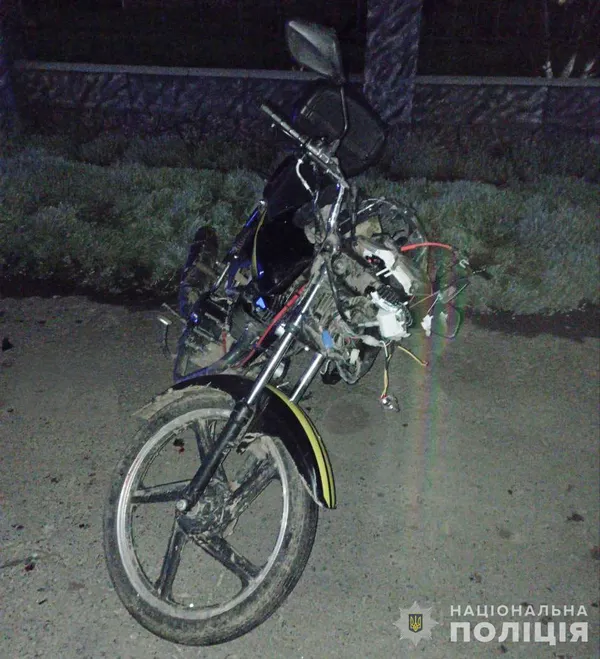 У Луцькому районі двоє неповнолітніх на мотоциклі наїхали на пішохода – усіх трьох госпіталізували (фото)