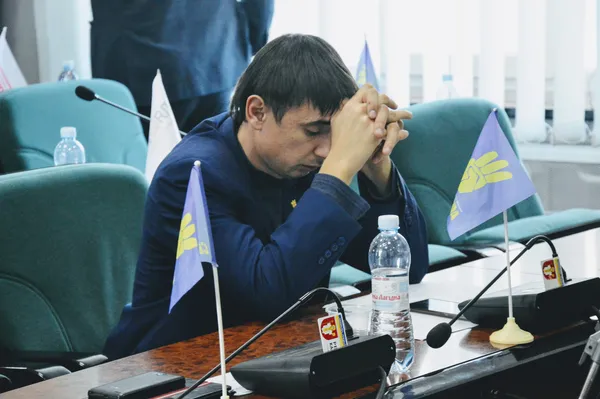 Політичний двобій в Луцькраді, або Репортаж із сесії, якої не було