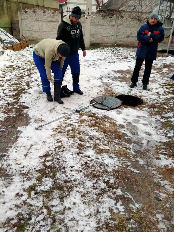 Не платили: у Луцьку боржникам відключають водопостачання (фото, відео)