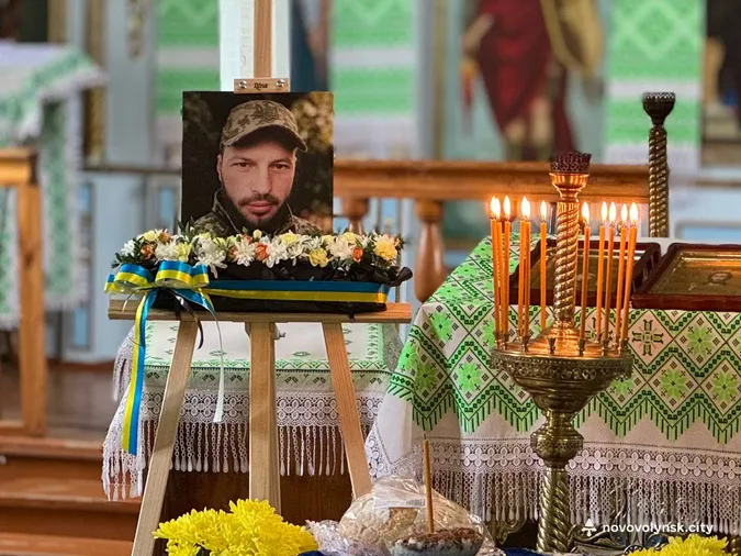 Майже три роки невідомості: на Волині попрощалися з Героєм Олександром Обабком (фото)