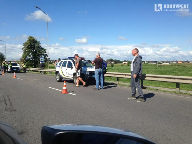 У Рованцях – аварія: потовчені чотири автівки (відео, фото, оновлено)