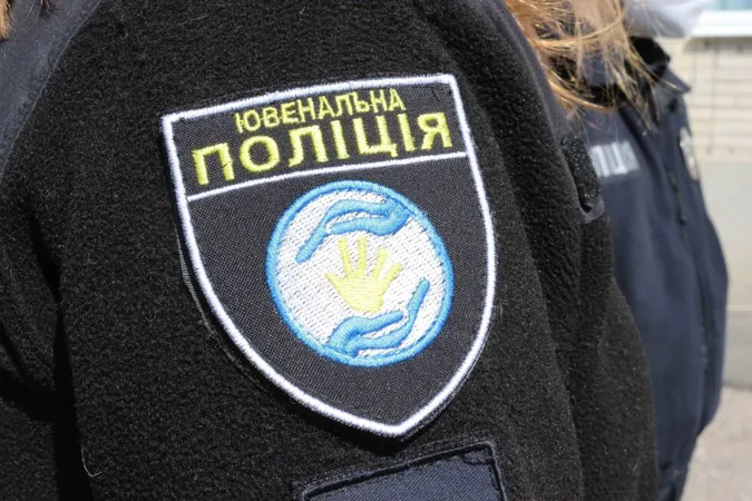 Ювенальні поліцейські попереджують правопорушеня дітей (відео)