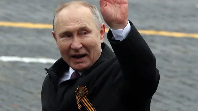 путін на параді натякне Заходу на ядерну війну літаком «судного дня» – Reuters