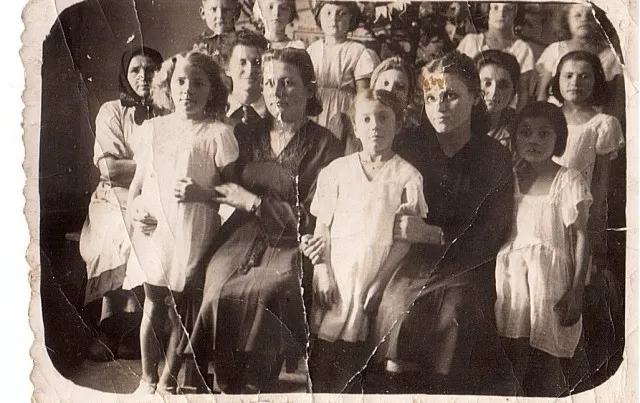 Вихованці дитячого садочка у Бранах на святі Нового року, 1947 рік