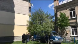 У Луцьку чоловік випав з дев’ятого поверху (фото)