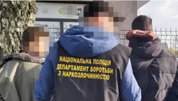 У Луцьку затримали двох підлітків з наркотиками (фото, відео)