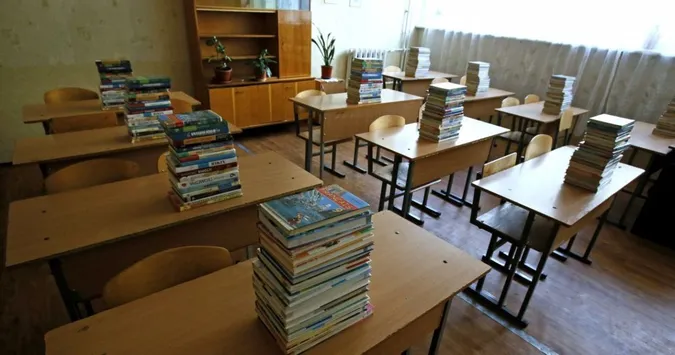 Вчителі заклеюватимуть у підручниках інформацію про «користь» соди у боротьбі з раком