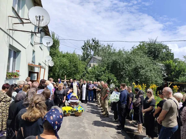 Без батька лишилося двоє синів: у Ківерцях попрощалися з Героєм Петром Низовим (фото)