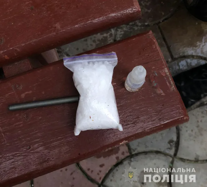 На Волині злочинна група заробляла щомісяця 200 тисяч на наркотиках (фото, відео)