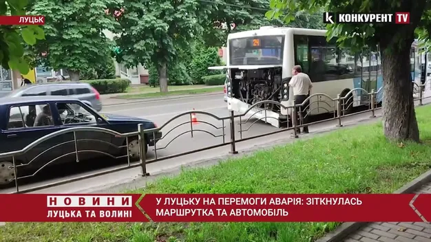 У Луцьку «славута» влетіла в маршрутку: на Перемоги – ускладнений рух (відео)