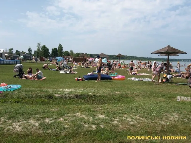 Пів сотні – за качан кукурудзи, 1000 гривень – за кілограм вугра: туристи в шоці від цін на Світязі (фото)
