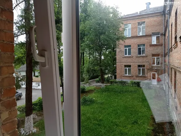 Час очікування в черзі мине швидше, якщо відволікатись. До речі, направду дуже заспокоює:)