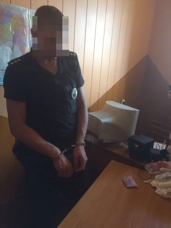 На Волині на хабарі спіймали інспектора поліції (фото)