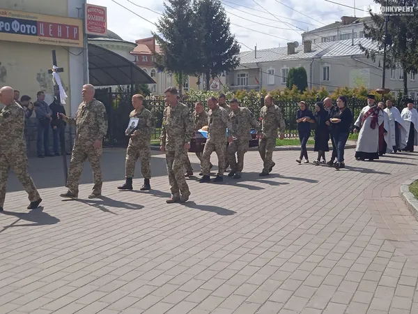 У Соборі Святої Трійці у Луцьку відспівали полеглого Героя Ігоря Дяченка (фото, відео)