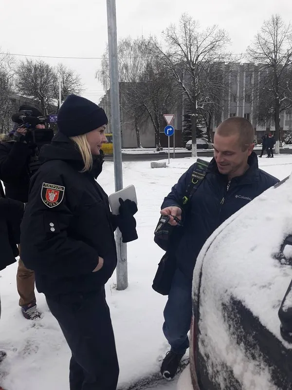 У Луцьку патрульні нагородили класних водіїв (фото)