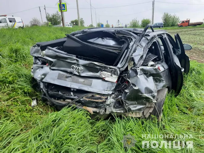 Аварія на трасі Луцьк-Львів: в легковику, яке злетіло в кювет, було немовля (фото)