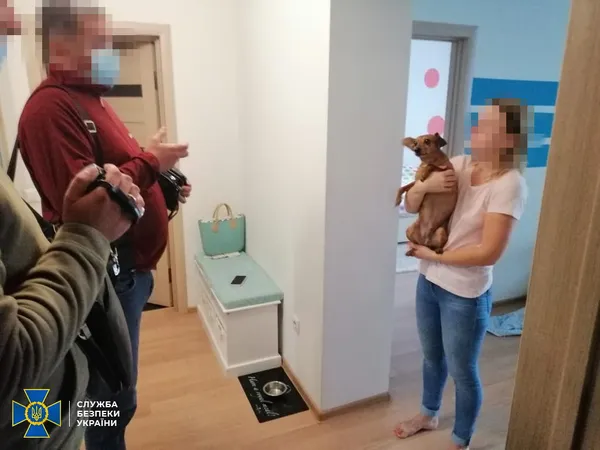 Обшуки на постах «Луцьк», «Рівне», «Дубно», «Сарни»: митників викрили на схемі з розмитнення авто (фото, відео)