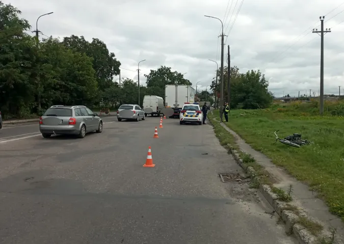 Шукають свідків: у Луцьку в ДТП постраждав 74-річний велосипедист (фото, відео)