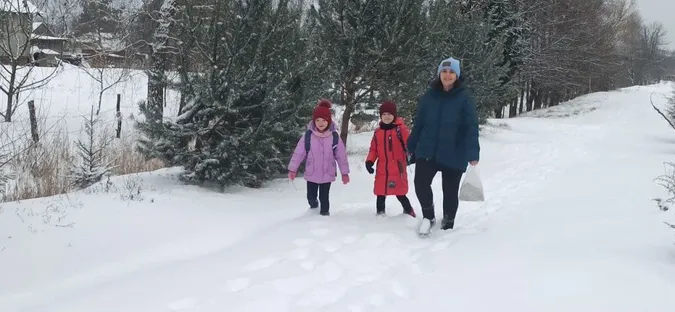 На Волині поліцейські допомогли тим, хто потрапив у скруту через негоду (фото)