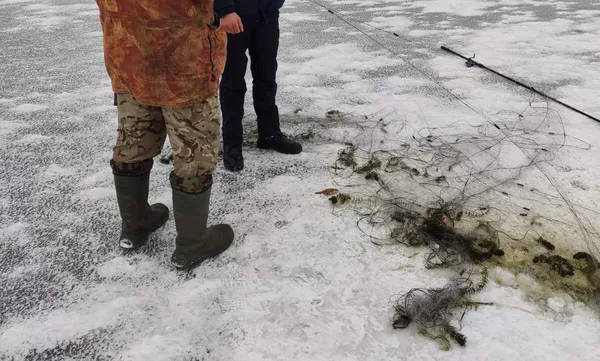 Мотоцикл на кризі та забагато вудок: на Волині оштрафували рибалок (фото)