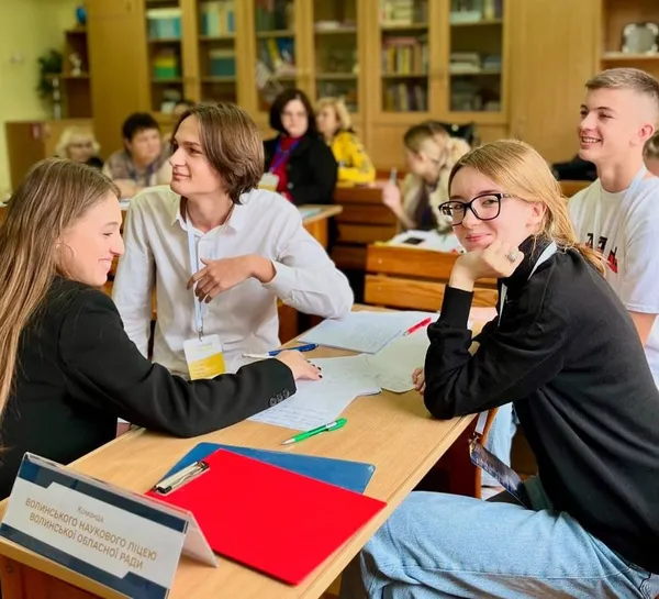 Команда переможців з Волинського наукового ліцею.