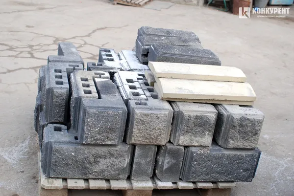 Луцьке підприємство показало, як виготовляє бруківку