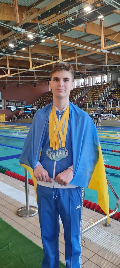 Лучанин здобув п'ять нагород на міжнародному чемпіонаті з плавання