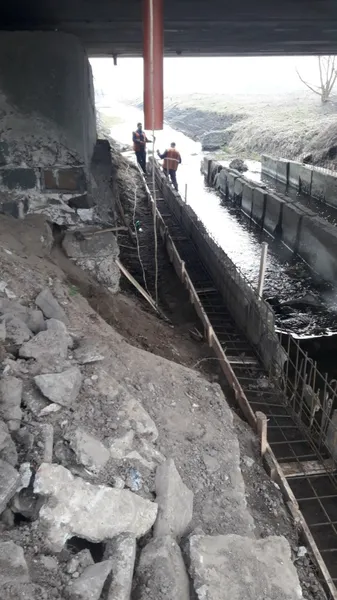 Водії, увага: у Рожищенському районі ремонтують міст (фото)