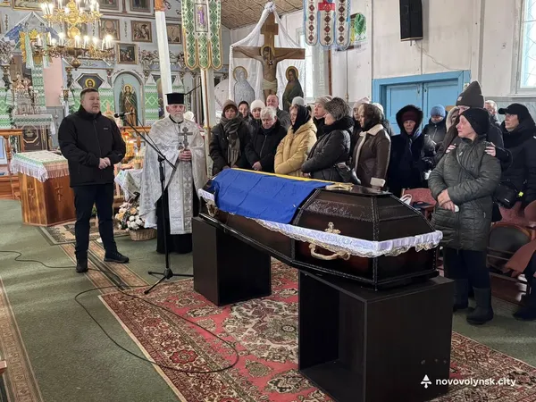 Нововолинська громада попрощалася із загиблим захисником Сергієм Сидоровичем