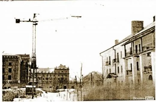 Будівництво на вул. Леніна, нині пр. Волі (внутрішній двір магазину «Перлина»)