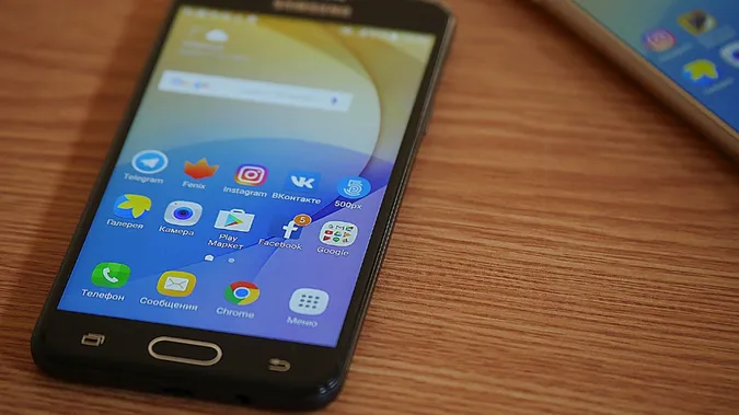 У Samsung створили ферму для видобутку криптовалюти зі старих смартфонів (фото)
