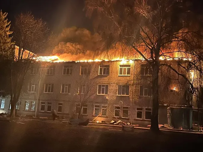 Ворог атакував дронами лікарню на Харківщині (фото)