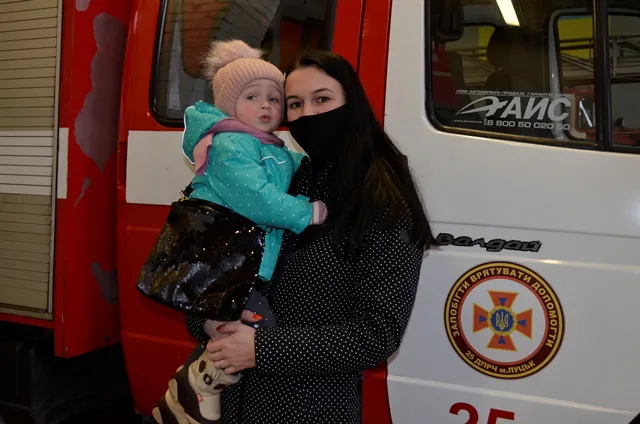 Святий Миколай та рятувальники влаштували малечі святковий квест (фото)