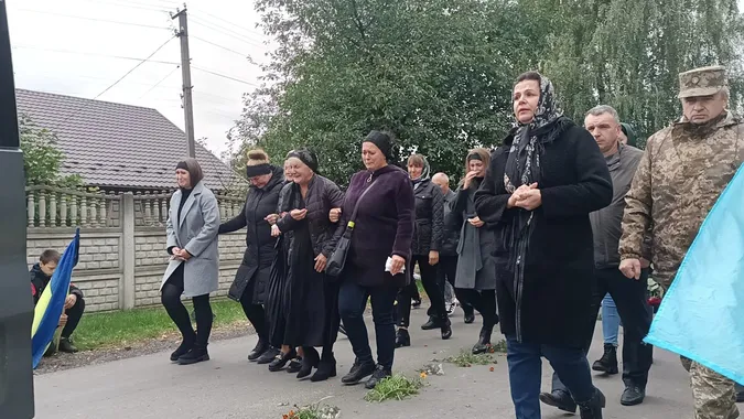 Лишилось пʼять дітей: на Волині попрощалися з Сергієм Климчуком (фото)