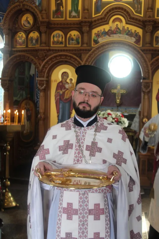 У Луцькій цвинтарній церкві освятили нові розписи (фото)
