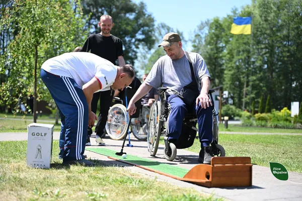 На Волині створюють перше в Україні безбар'єрне місце відпочинку в лісі (фото)