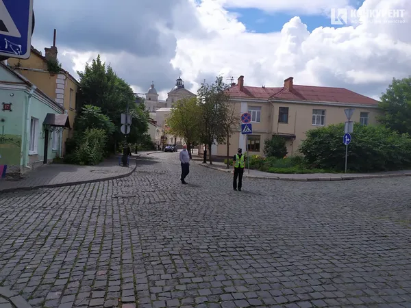 У замку Любарта готуються до приїзду Зеленського (ФОТО)