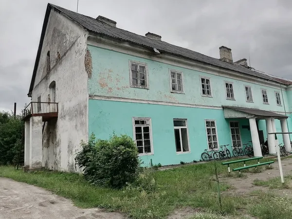 200 метрів величі перетворилися на 40: драматична доля палацу Браницьких на Волині (фото)