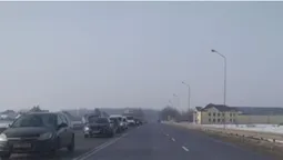 До Дубнівського перехрестя тягнеться величезний затор (відео)
