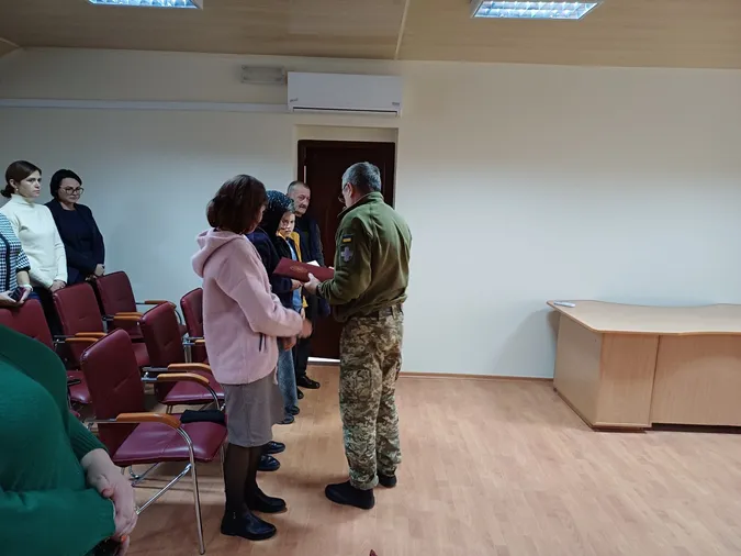 У Луцькому районі родині загиблого Героя Олександра Стефановського вручили його орден (фото)