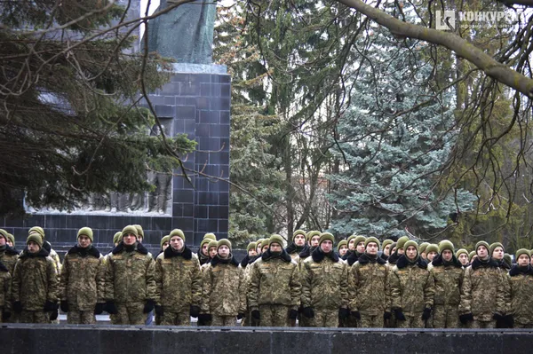 Луцьк сумує: місто вшановує пам’ять Героїв (фото, відео)