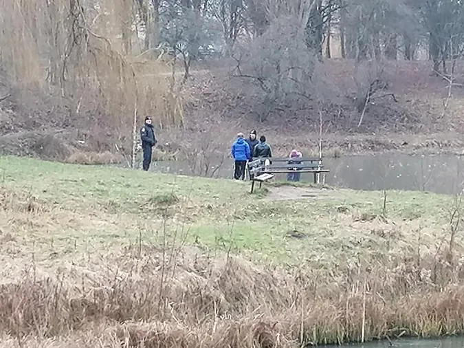Лучанка викликала патрульних до дітей, які в парку кидали петарди