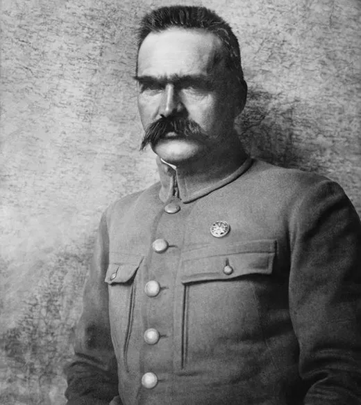 Жовтень 1919-го.  Історія вчить тому, що нічому не вчить