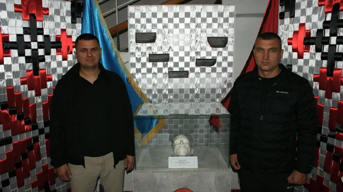 На Волині презентували посмертну маску Степана Бандери (фото)
