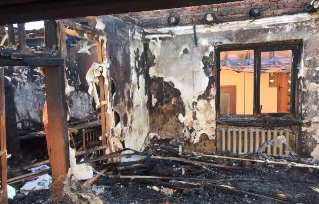 На Волині просять допомогти сім’ї, в якої згоріла хата